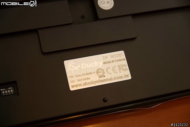Ducky DK9008-R Shining 紅光紅軸簡易開箱
