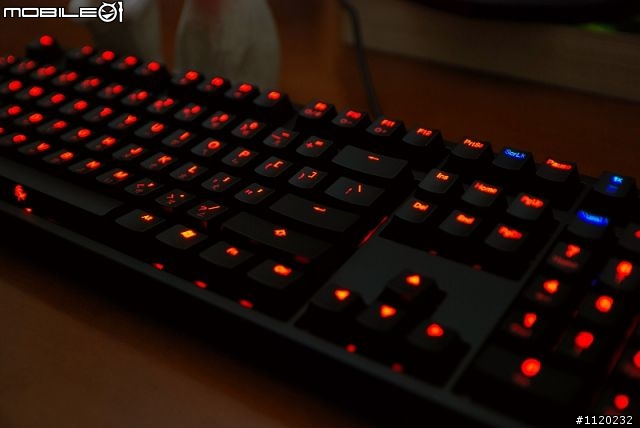 Ducky DK9008-R Shining 紅光紅軸簡易開箱