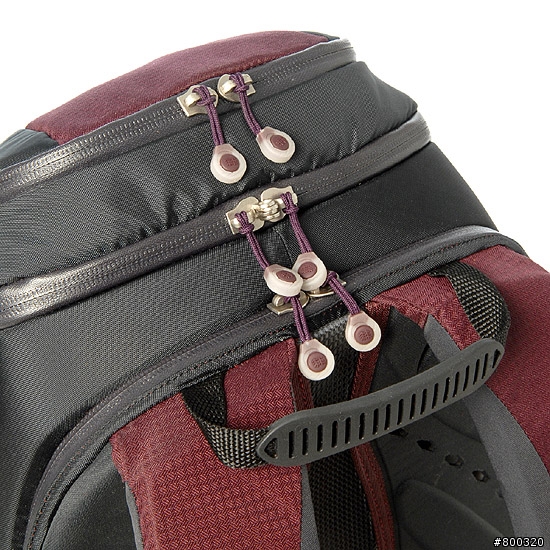 [疑問] 請問有其他品牌的相機後背包有類似Kolon Sport 這一款的嗎？ - (已解決)