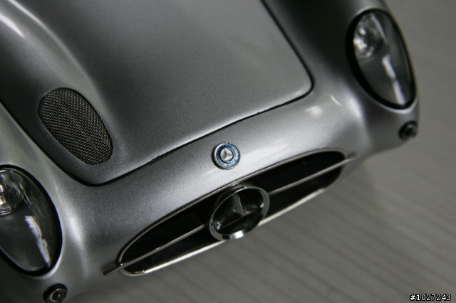 (開箱,新增底盤照) CMC M-088 Mercedes-Benz 300 SLR Uhlenhaut Coupe 董事長用車