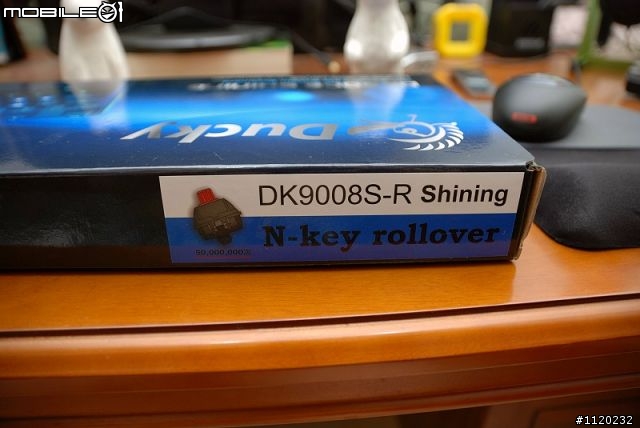 Ducky DK9008-R Shining 紅光紅軸簡易開箱