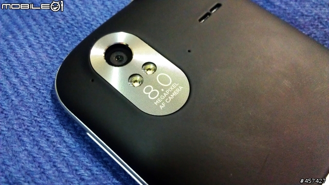 『開箱』聖誕禮物～hTC Amaze 4G黑色版開箱之黑貓白貓小閃光！