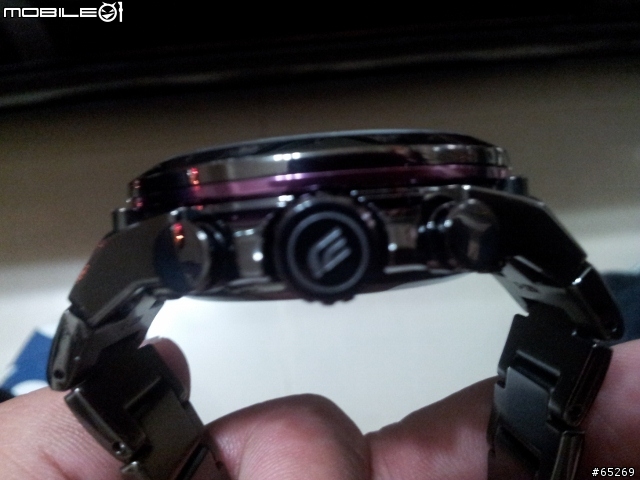 [開箱]低調CASIO與Red Bull Racing車隊合作 - EQW-A1000DC-1A