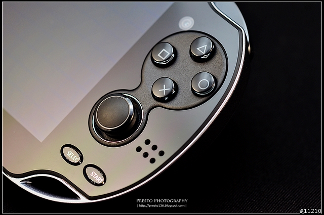 【分享】次世代掌機 - SONY PlayStation Vita 簡單開箱