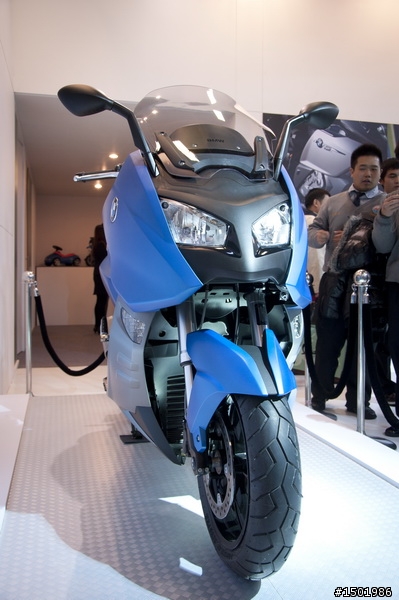 分享一些大家比較有興趣的車與車模- 2012台北車展