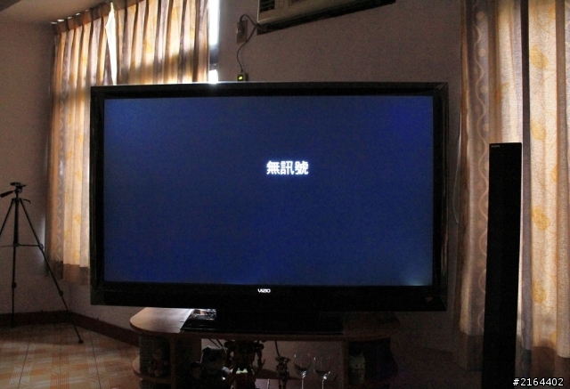 VIZIO 55吋E55螢幕嚴重漏光.看兩天面板燒壞.客服說這種漏光是正常現像
