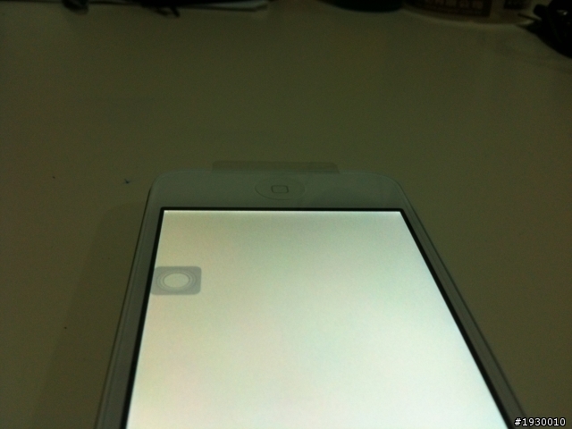 大家iphone4s螢幕背光會跟我一樣嗎??