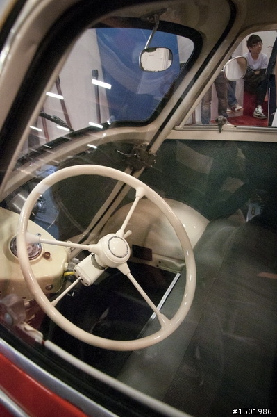 分享一些大家比較有興趣的車與車模- 2012台北車展
