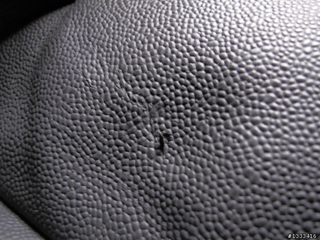 皮椅破皮....