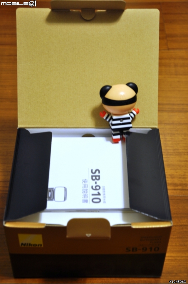 [平安夜開箱]NEW N家神燈SB-910+ MB-D80電池垂直手把 開箱(圖多)