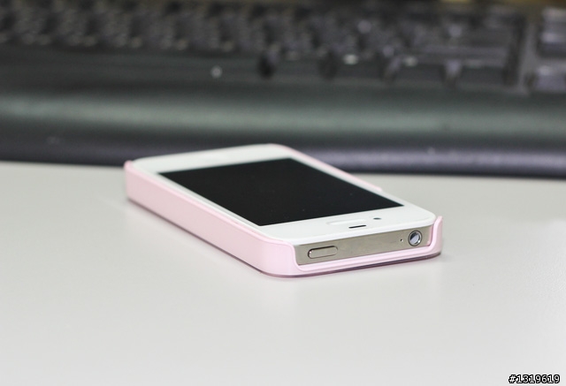 【分享】ROCK iPhone4/iPhone4S 夏花系列 VS 0.07mm 超薄裸殼