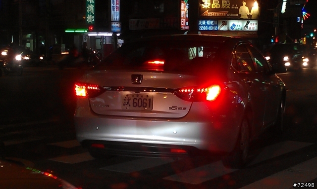 文心路四段路上看到 Luxgen 5 路上試車