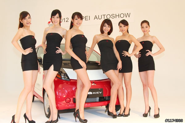 愛地球˙菱界線2012台北車展，邀請你與MITSUBISHI名模互動愛地球！