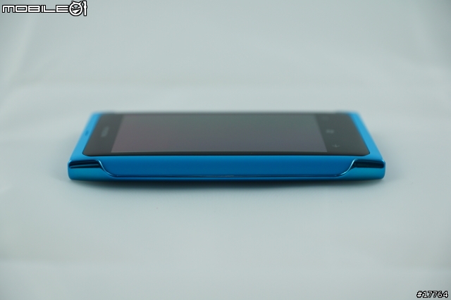 『極簡美學』Nokia Lumia 800 放手一搏 開箱文