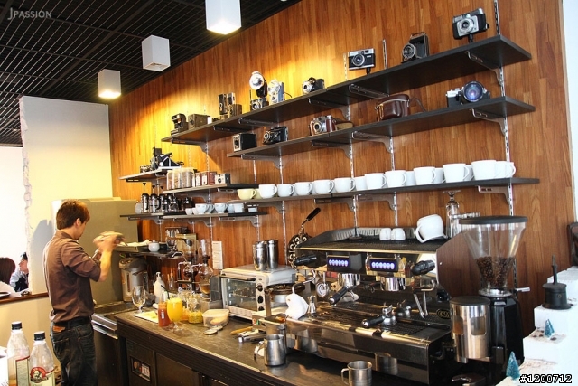 「台中」底片機迷不可錯過的咖啡店：磨時間