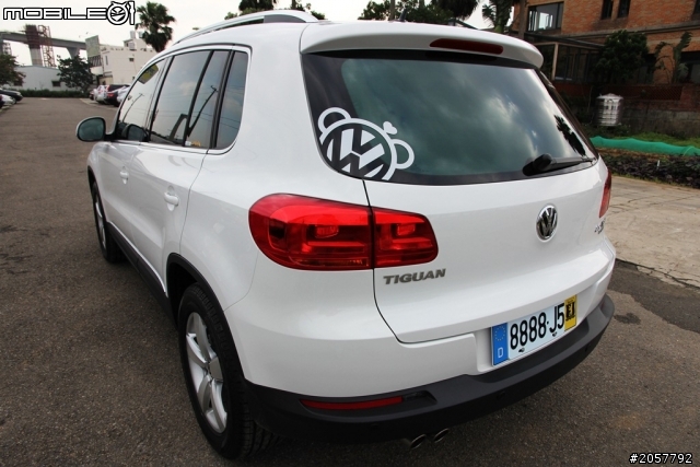 (開箱了) 2012 TIGUAN TSI S&S 天窗+多功能方向盤+倒車顯影+遠光燈輔助系統+米黑內裝....一次呈現]