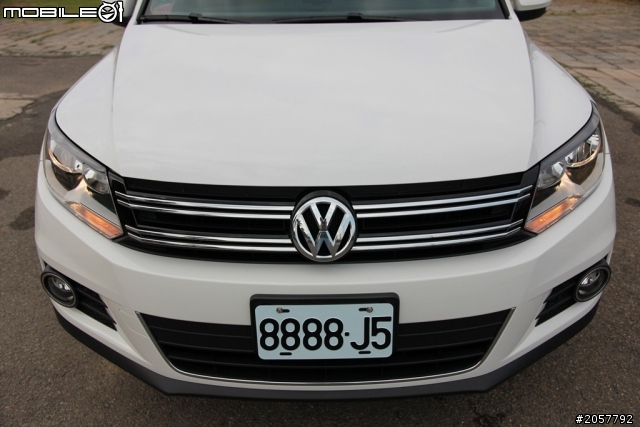 (開箱了) 2012 TIGUAN TSI S&S 天窗+多功能方向盤+倒車顯影+遠光燈輔助系統+米黑內裝....一次呈現]