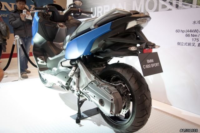 分享一些大家比較有興趣的車與車模- 2012台北車展