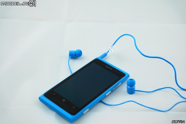 『極簡美學』Nokia Lumia 800 放手一搏 開箱文