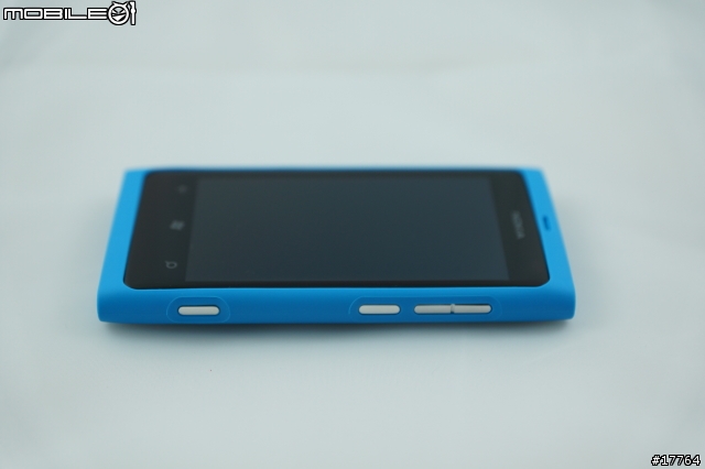 『極簡美學』Nokia Lumia 800 放手一搏 開箱文