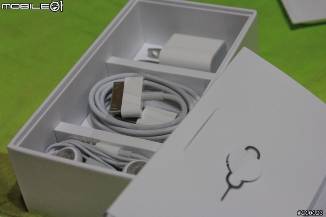 [開箱] 今年度最貴開箱 iPhone 4s + GGMM超薄殼