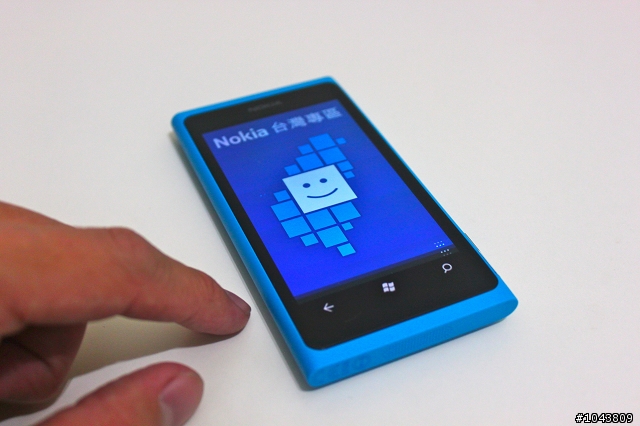 歡迎回來！Nokia Lumia 800 開箱文！
