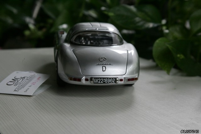 (開箱,新增底盤照) CMC M-088 Mercedes-Benz 300 SLR Uhlenhaut Coupe 董事長用車