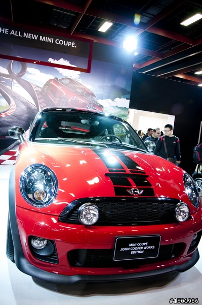 分享一些大家比較有興趣的車與車模- 2012台北車展