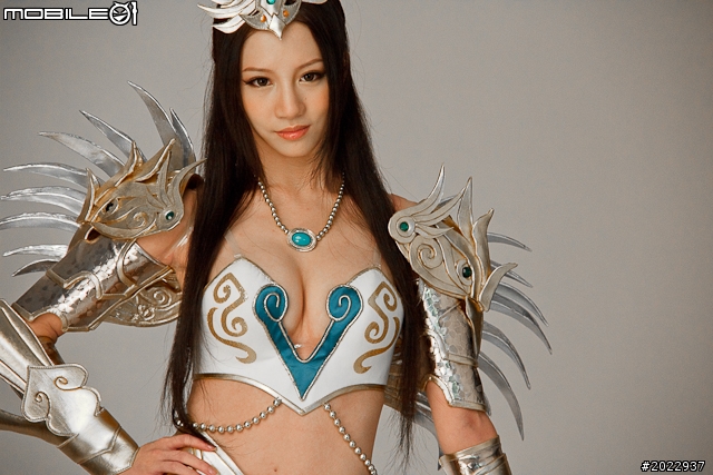 林采緹化身美女武將 《將魂Online》祭出宅男女帝代言