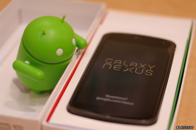 熱騰騰的Galaxy Nexus終於到手啦