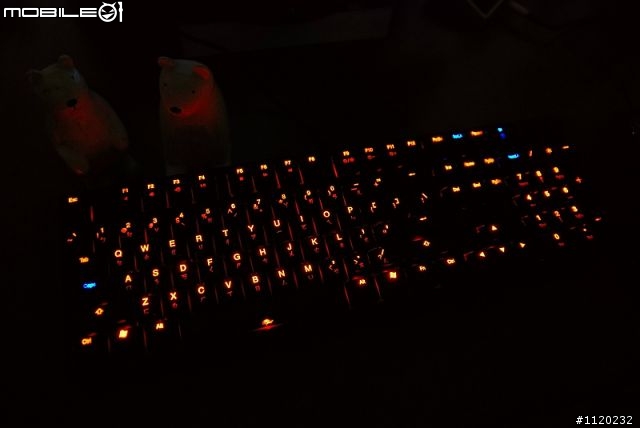 Ducky DK9008-R Shining 紅光紅軸簡易開箱