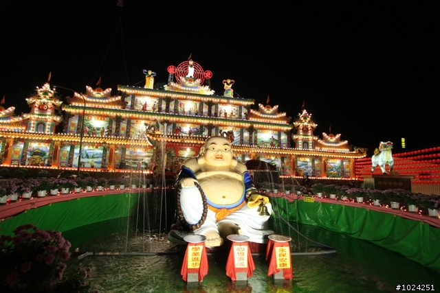 [遊記]嬰兒拖車的無限可能—祈福三獻清醮，山城神祕之湖