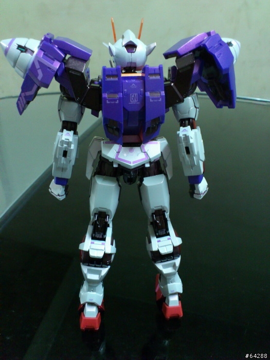 [分享]2011 魂會場 日版超合金鋼彈七劍 GN-0000 7S 電鍍版 金屬色