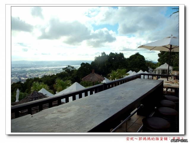 北投區陽明山屋頂上THE TOP。好漂亮的風景！有無敵夜景。走峇里島風的景觀餐廳。