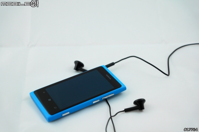 『極簡美學』Nokia Lumia 800 放手一搏 開箱文
