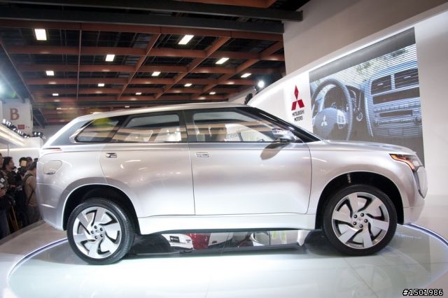 分享一些大家比較有興趣的車與車模- 2012台北車展