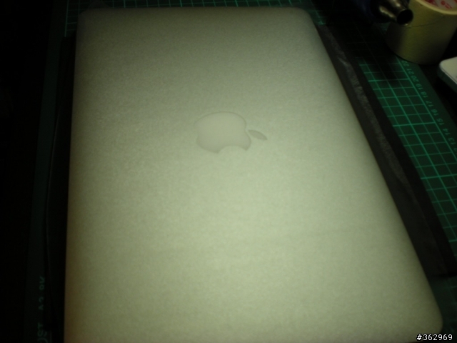 [圖解]正妹教你包膜，麻豆MacBook Air 11"。