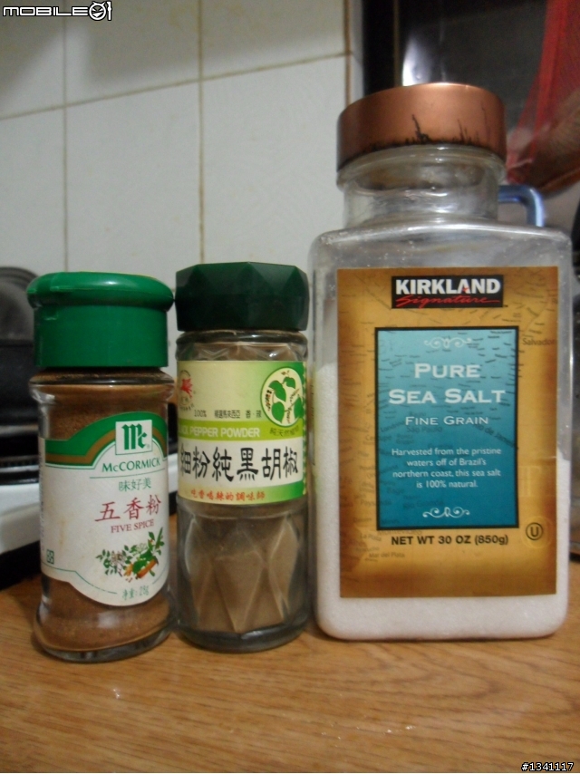 有漢堡肉的晚餐+小黃瓜小菜~!!