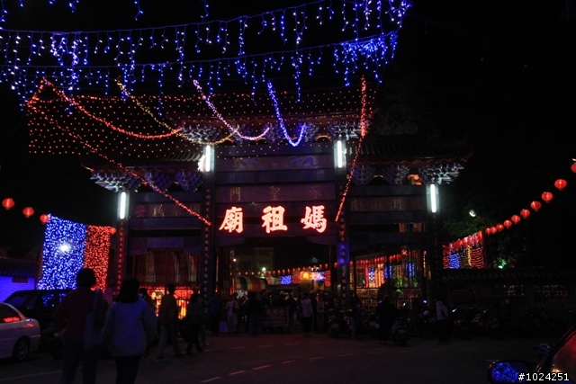 [遊記]嬰兒拖車的無限可能—祈福三獻清醮，山城神祕之湖