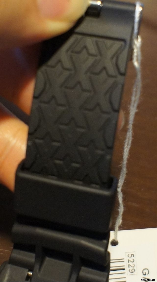 滿滿金屬元素和「X」胎紋設計元素的~~G-SHOCK GA-200 1A開箱