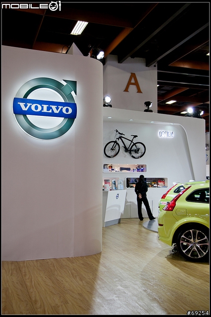 [小惡魔車展特派員]最動感的勁車與凱渥模特兒就在VOLVO !  (圖多)