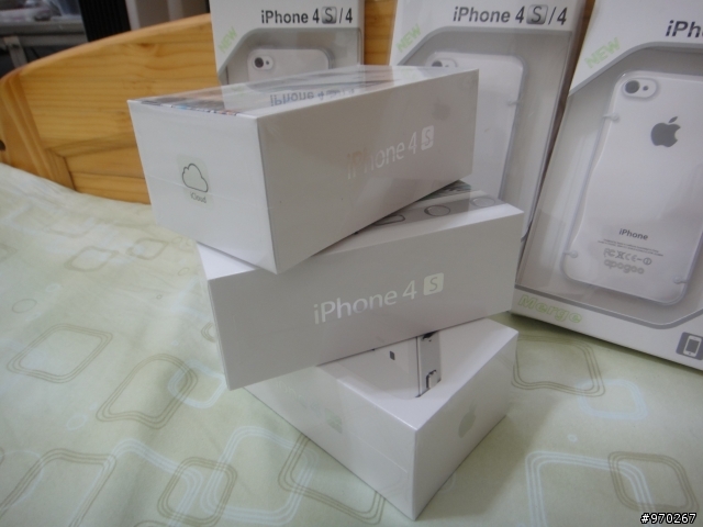 今天晚上辦 中華的 iphone 4s 含配件照 及說明台積電方案到期時間