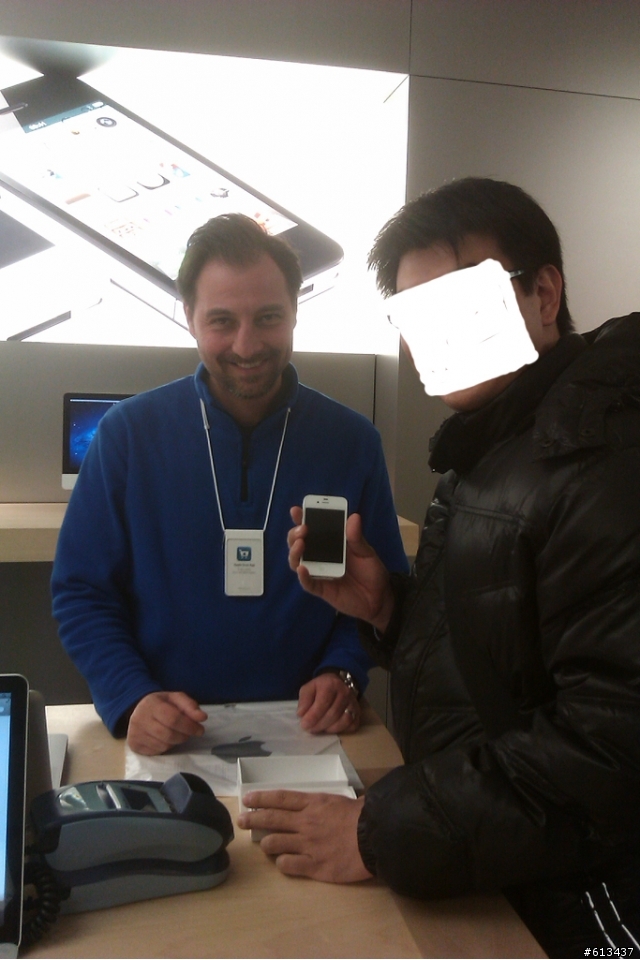 德版iphone 4S開箱+漢堡Apple store~