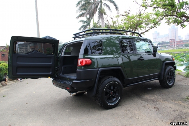[代開箱]  東洋悍馬車-FJ  CRUISER TRAIL TEAMS特別紀念版+名模寫真集