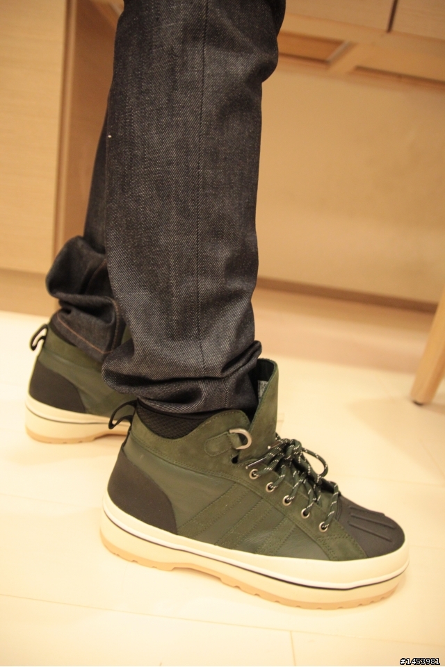 【首開】ADIDAS ORIGINALS X BURTON WINTERBALL HI KZK SOLID
