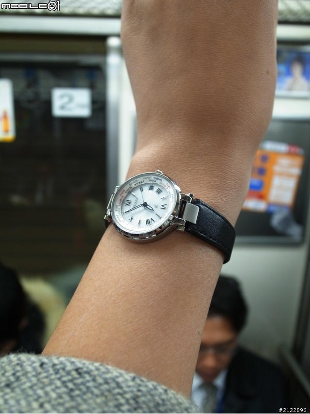 享受吧！一個人的旅行- CITIZEN XC光動能電波女表 EC1010-06A分享