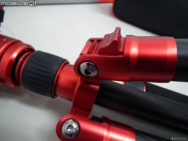 [分享] Kingjue CC-258 勁捷 四節 碳纖維 彩色腳架