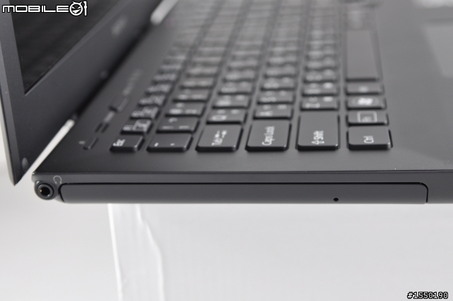 SONY VAIO - VPCSA33GW  遲來的開箱 [圖多!!!]