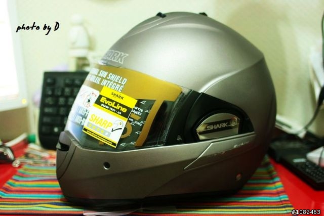 德國漂洋過海來的SHARK EVOLINE 可樂安全帽 [開箱文]