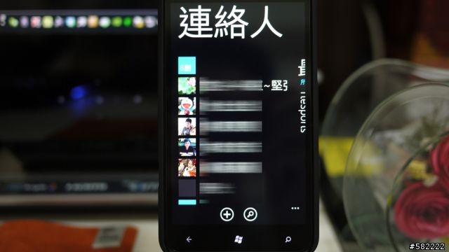 HTC 4.7吋泰坦 台灣大芒果開箱~(*从'∀')♪゛大芒果吞掉Galaxy Note/iPad/MAC air!